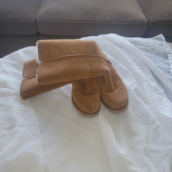 Boots - Picture 5 of 5